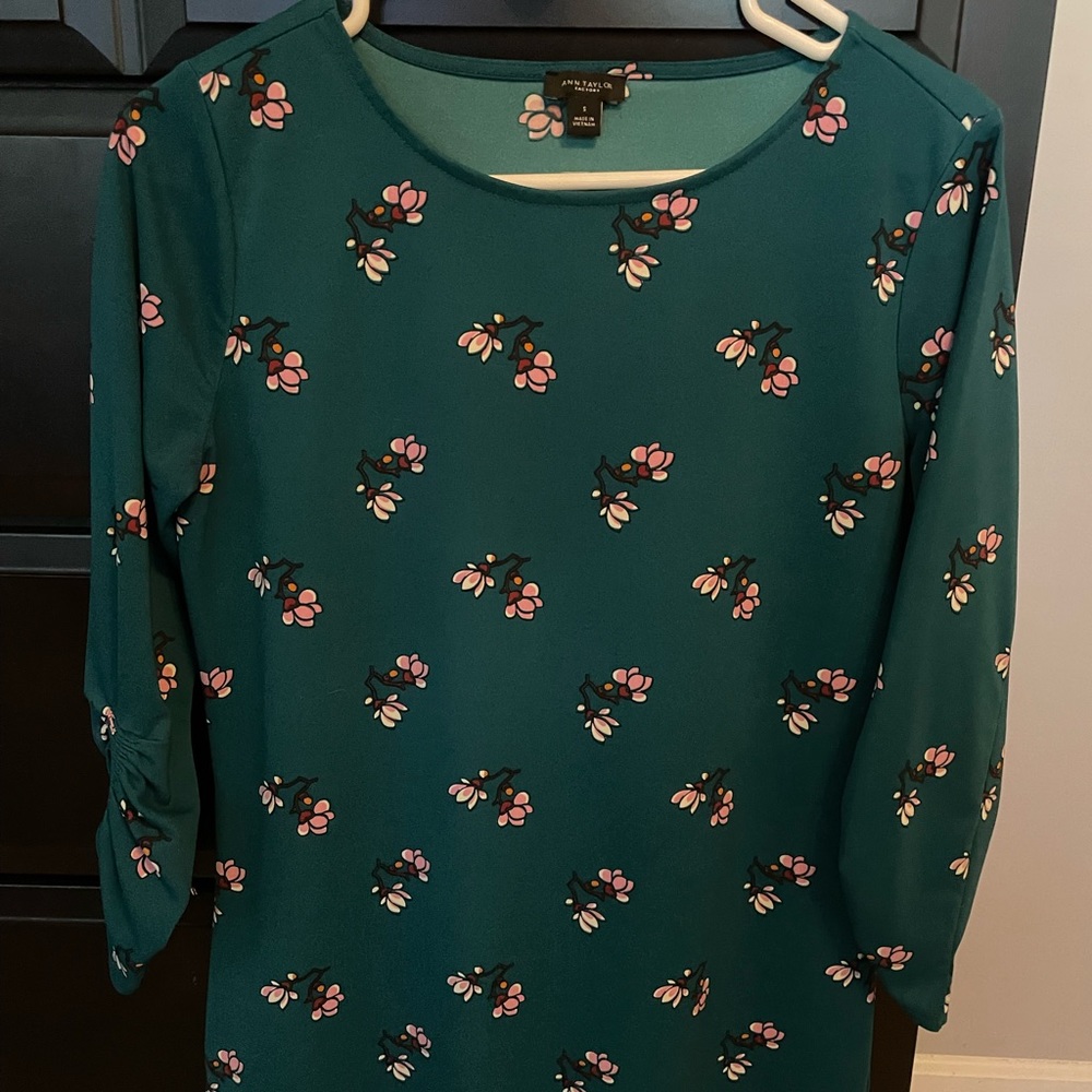 Ann Taylor Factory Green floral blouse